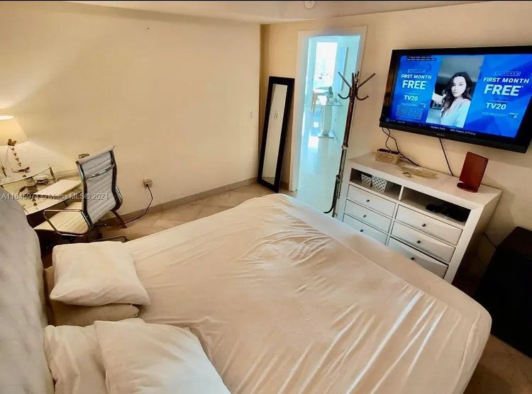 Oceania IV #1743 image #8