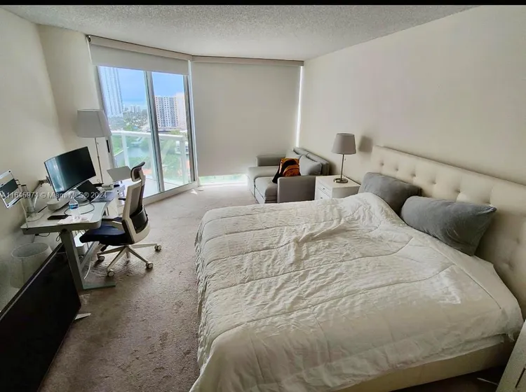 Oceania IV #1743 image #9