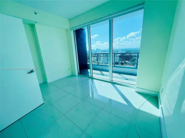 Infinity at Brickell #1611 image #9