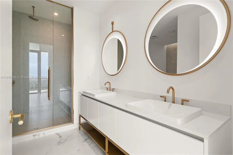 Mr. C Residences Bayshore Tower #401 image #31