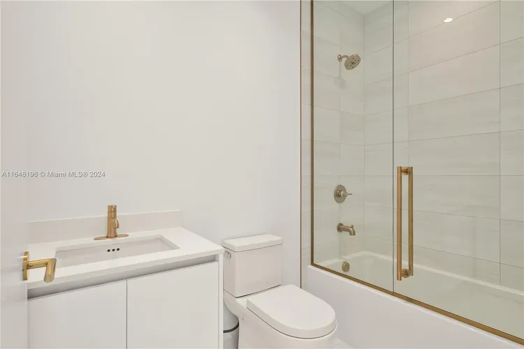 Mr. C Residences Bayshore Tower #401 image #40