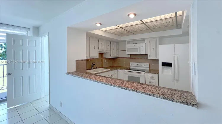 Mirasol Ocean Towers #412 image #16