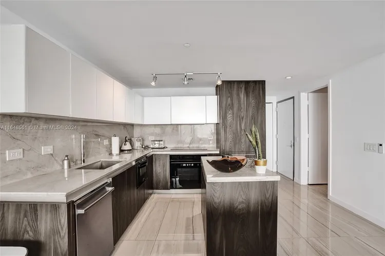 One Paraiso #3504 image #11