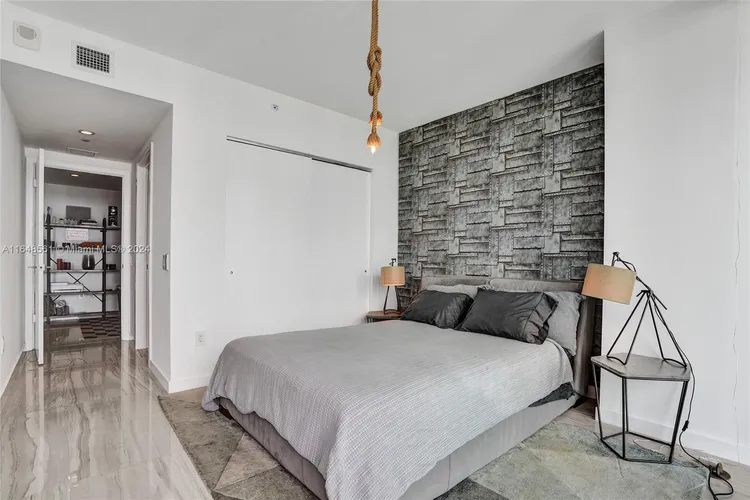 One Paraiso #3504 image #39