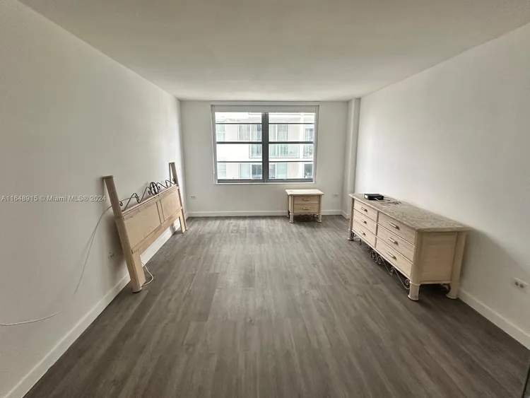 Oceanside Plaza #10B image #17