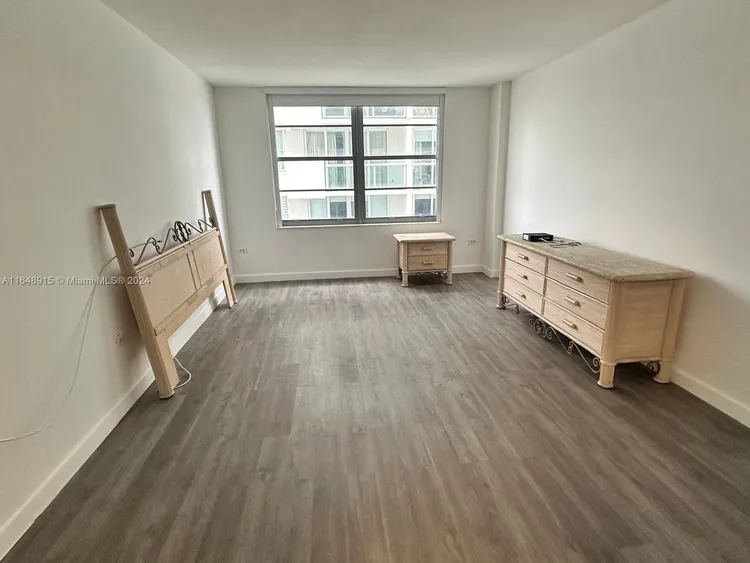 Oceanside Plaza #10B image #25