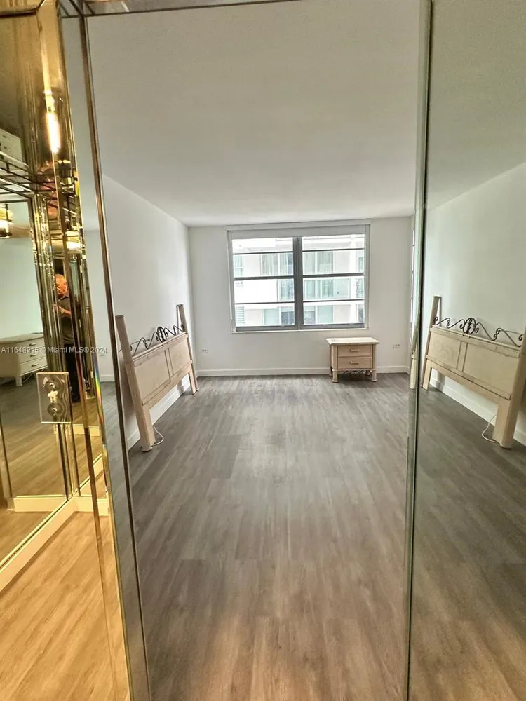 Oceanside Plaza #10B image #26