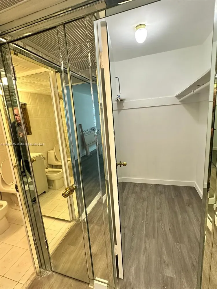 Oceanside Plaza #10B image #33