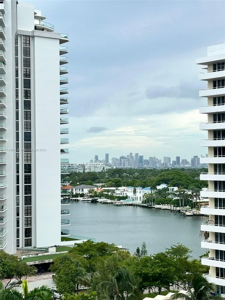 Oceanside Plaza #10B image #8