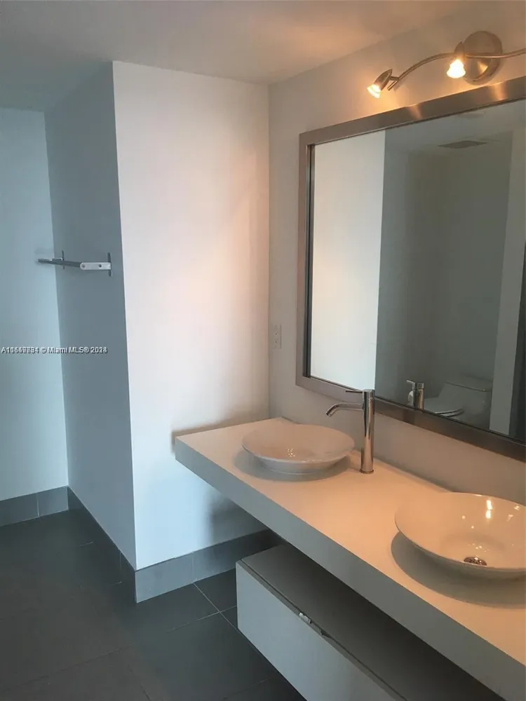 Mint #3404 image #10