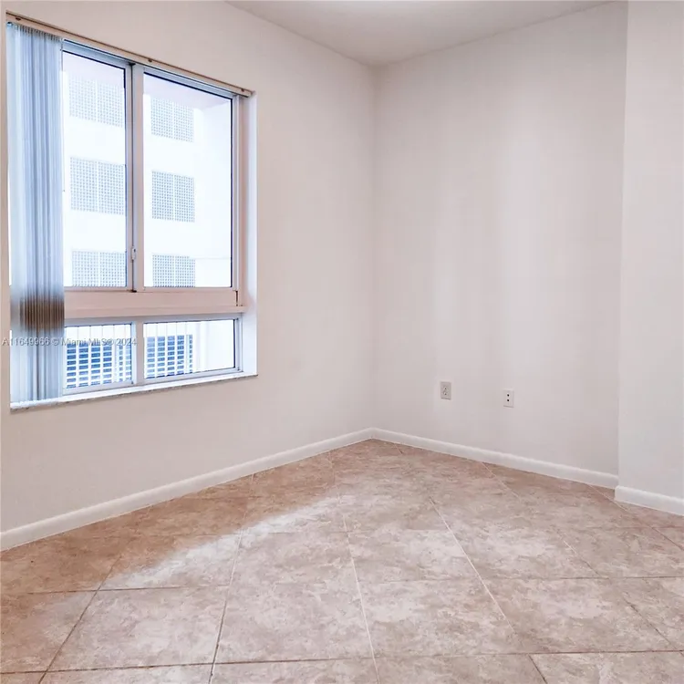 Toscano #409S image #12