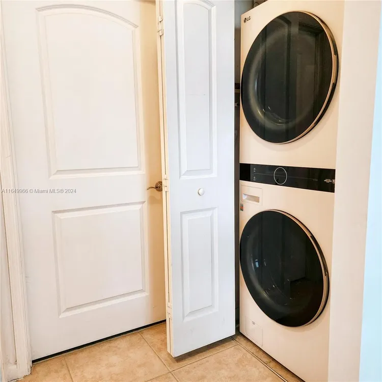 Toscano #409S image #15