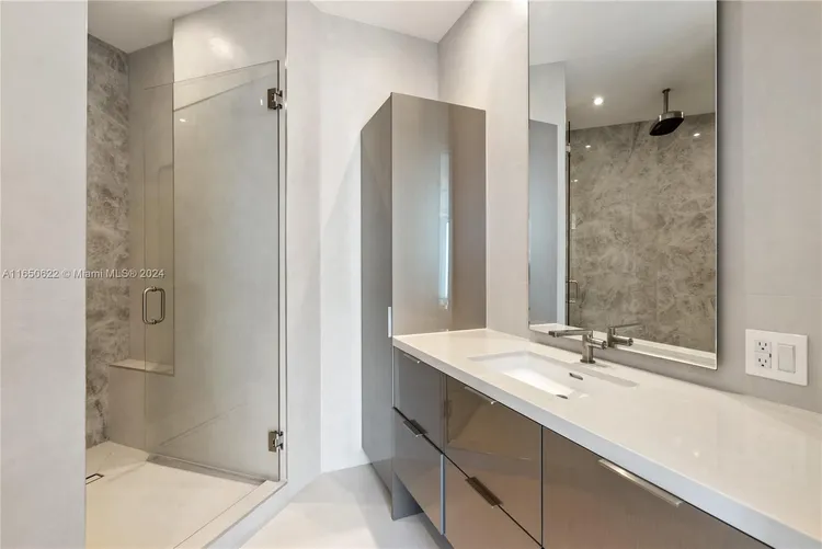 Oceania III #OS34C image #16