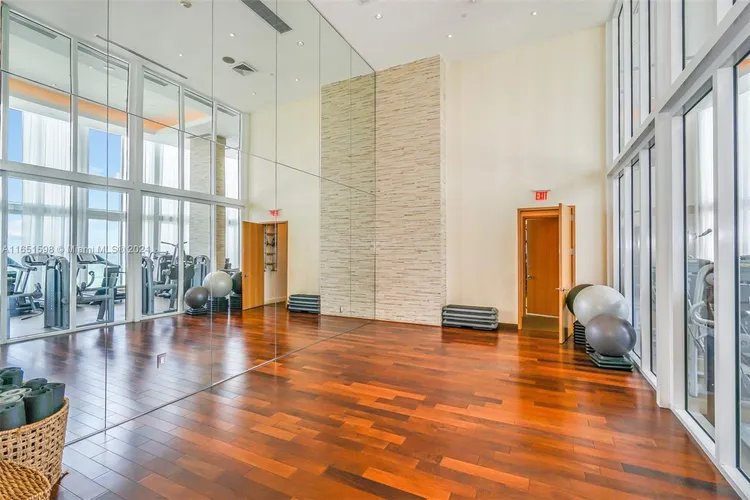 Trump Tower 1 #2806 image #70