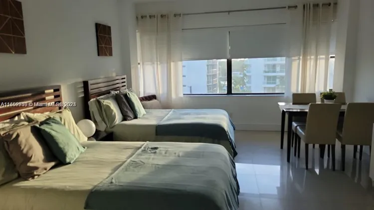 Casablanca #619 image #8