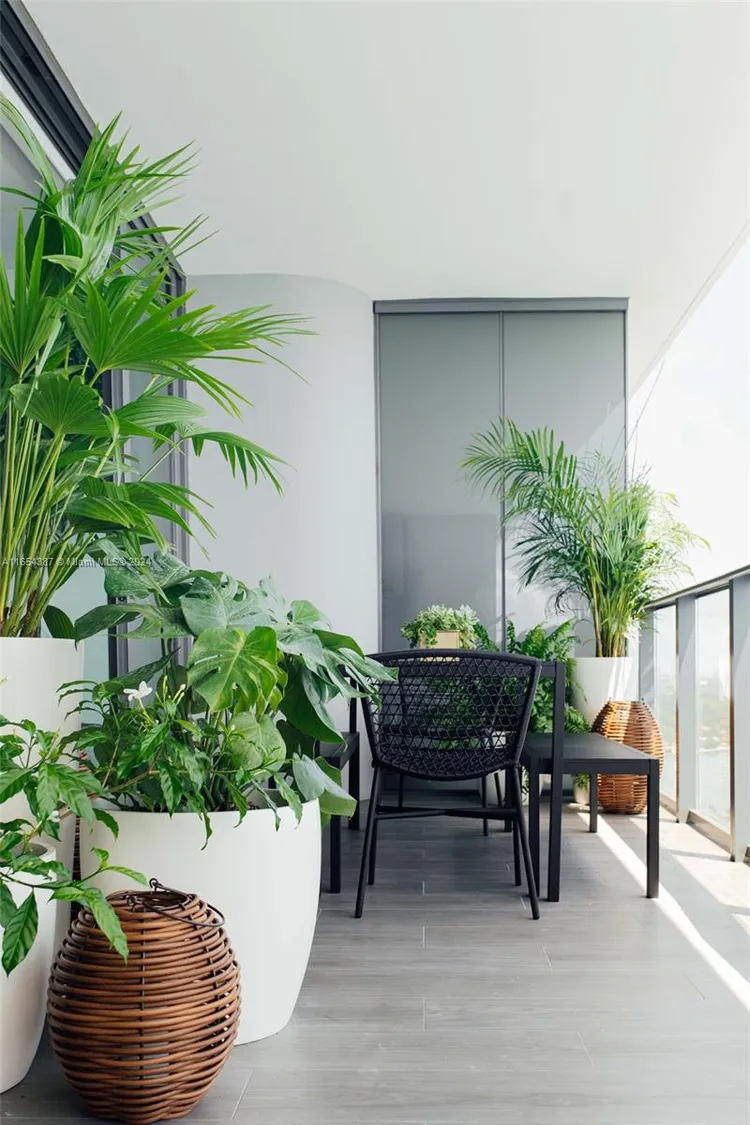 One Paraiso #2404 image #19