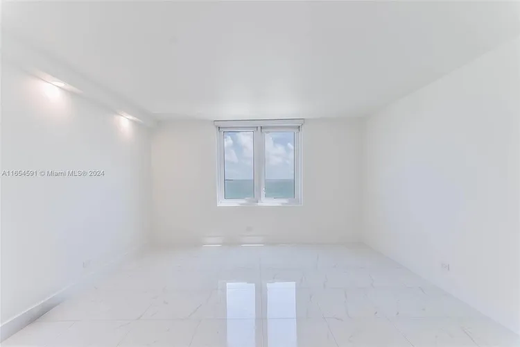 Roney Palace #1409 image #10