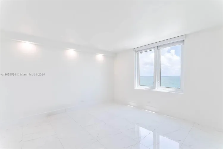 Roney Palace #1409 image #11