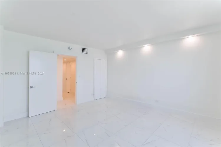 Roney Palace #1409 image #12