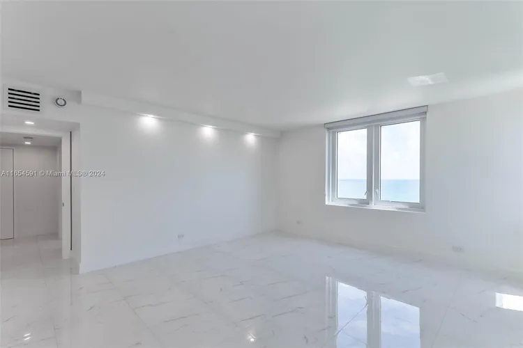 Roney Palace #1409 image #15