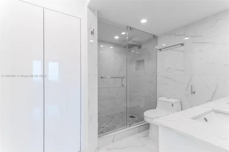 Roney Palace #1409 image #21