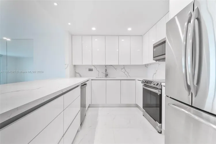 Roney Palace #1409 image #6