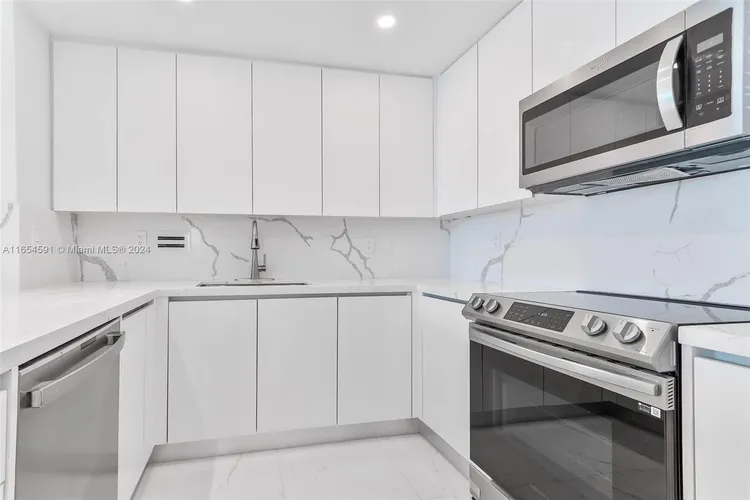 Roney Palace #1409 image #8