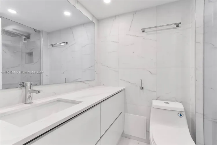 Roney Palace #1409 image #9