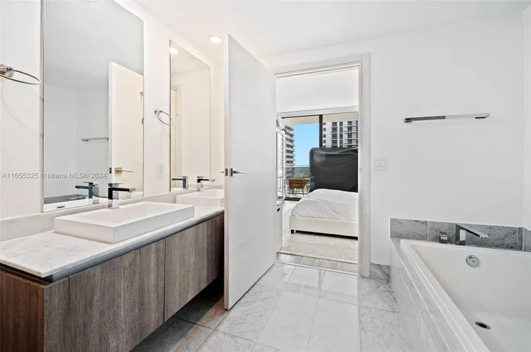 SLS Lux Brickell #3910 image #16