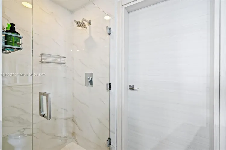 SLS Lux Brickell #3910 image #21