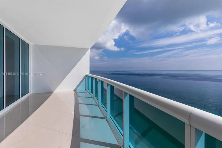 Trump Hollywood #2904 image #17