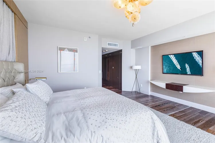 Trump Hollywood #2904 image #31