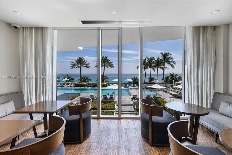 Trump Hollywood #2904 image #34