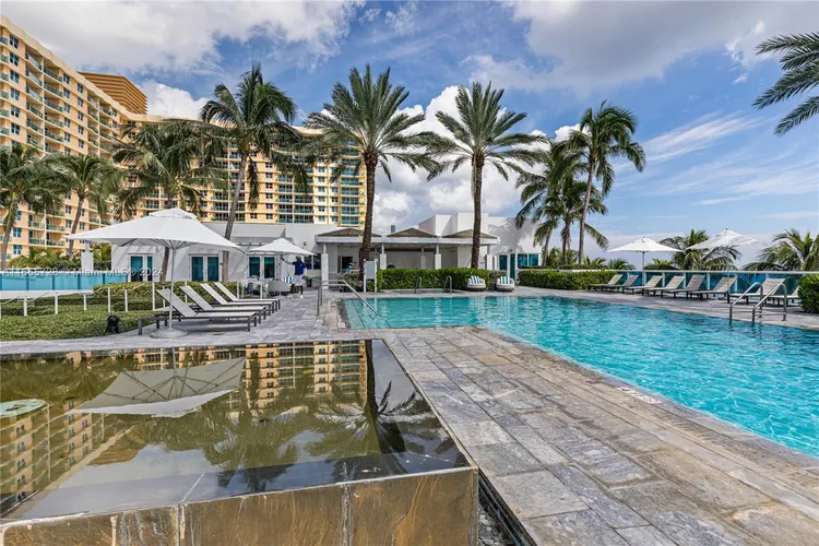 Trump Hollywood #2904 image #37