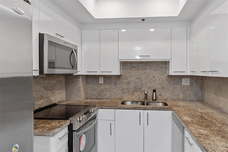 Belle Plaza #1001 image #6