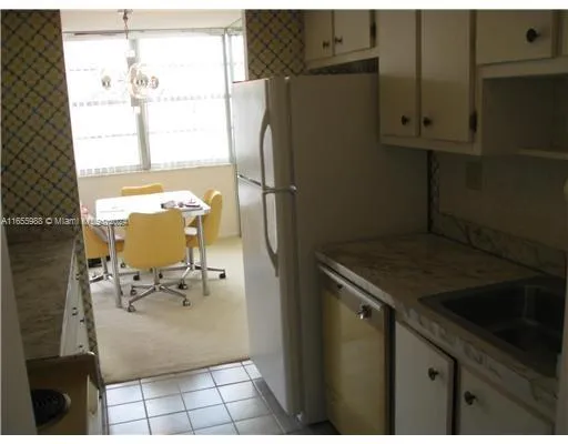 Winston Towers #2106 image #9