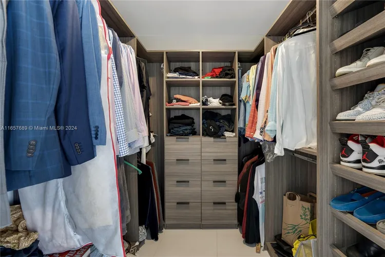 Paramount Miami Worldcenter #3200 image #10