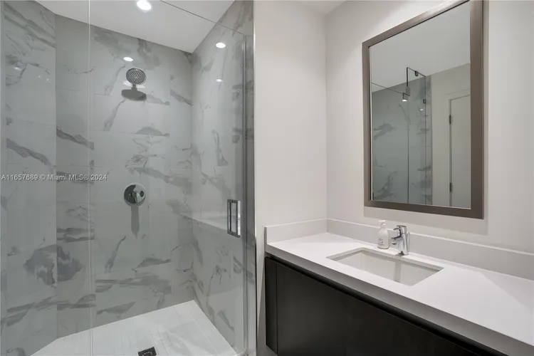 Paramount Miami Worldcenter #3200 image #13