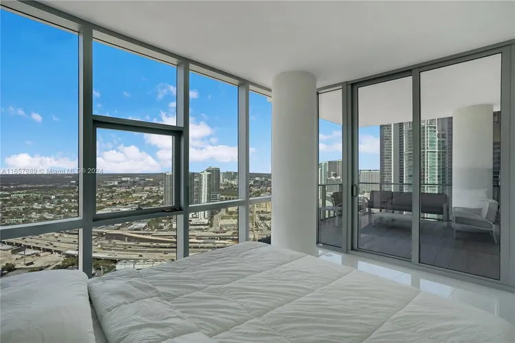 Paramount Miami Worldcenter #3200 image #8