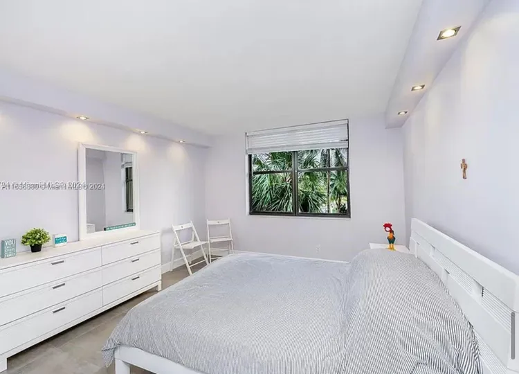 Biscayne Cove #312 image #11