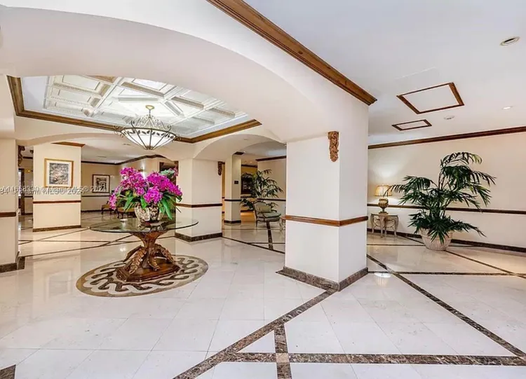 Biscayne Cove #312 image #19