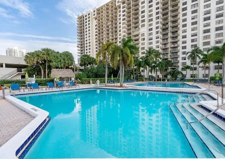 Biscayne Cove #312 image #20