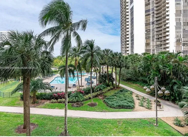 Biscayne Cove #312 image #23