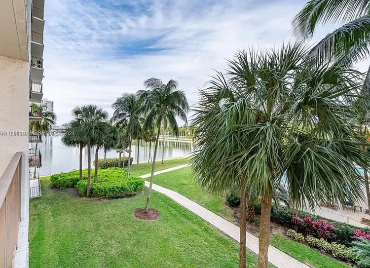 Biscayne Cove #312 image #7