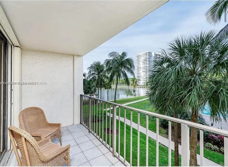 Biscayne Cove #312 image #8