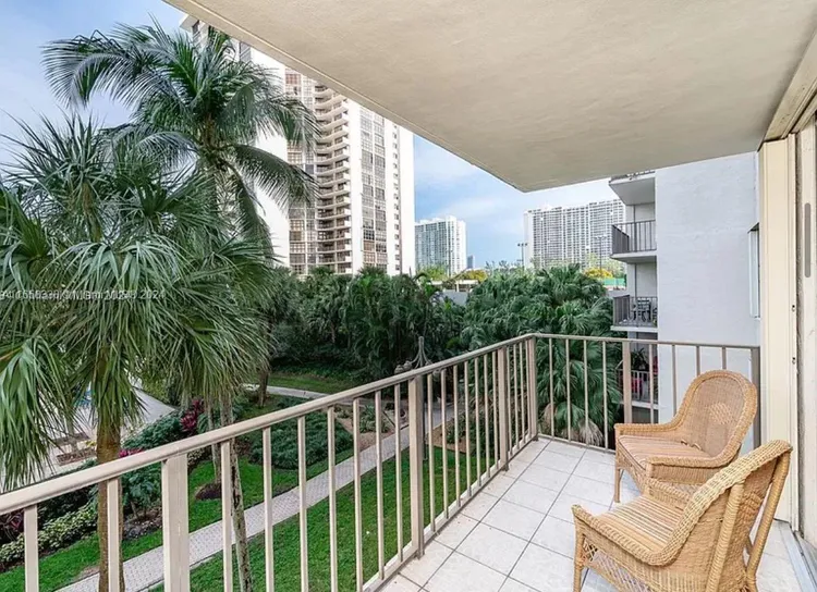 Biscayne Cove #312 image #9