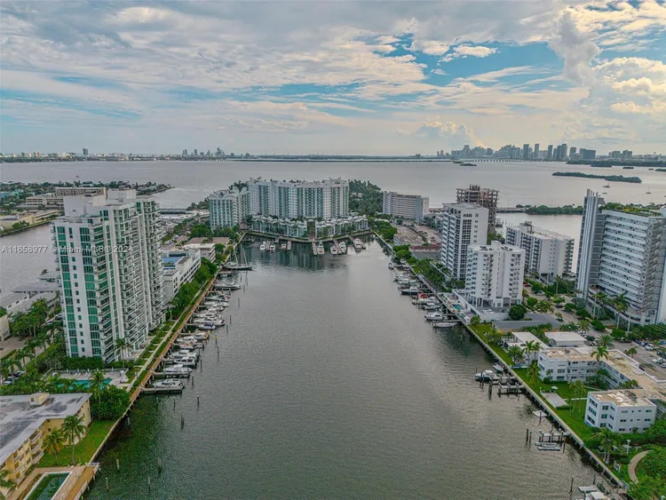 360 Condo #104 image #26