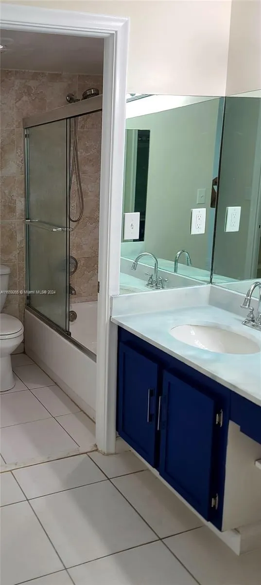 Royal Embassy #9C image #10