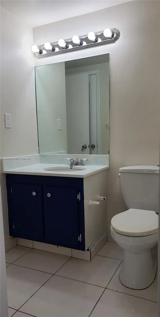 Royal Embassy #9C image #11