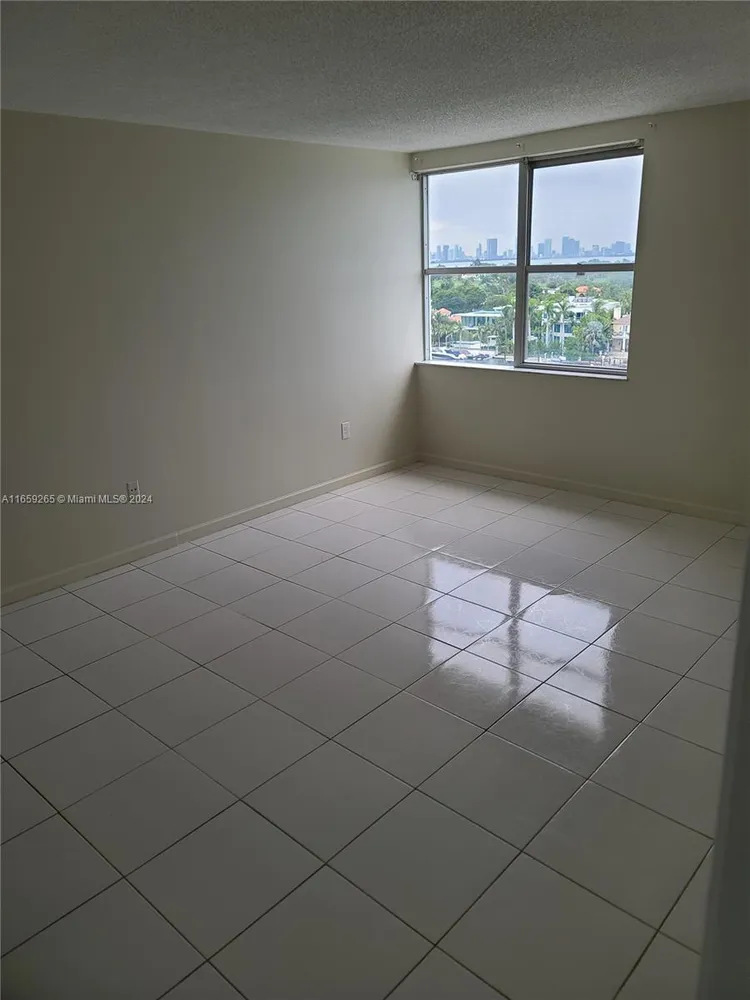 Royal Embassy #9C image #12